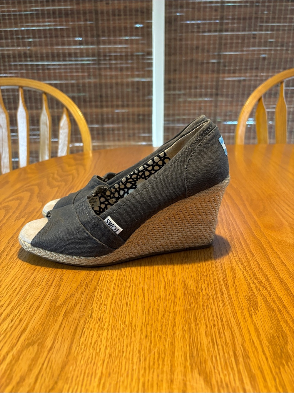 Tom’s Gray Wedge Shoes. Size 8